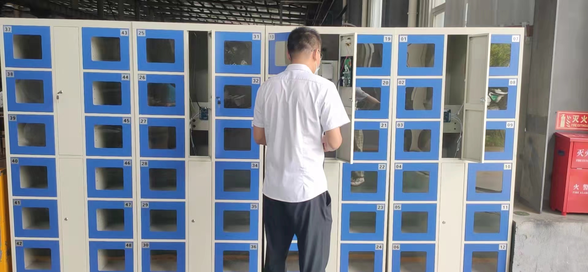 武汉某工厂寄存柜